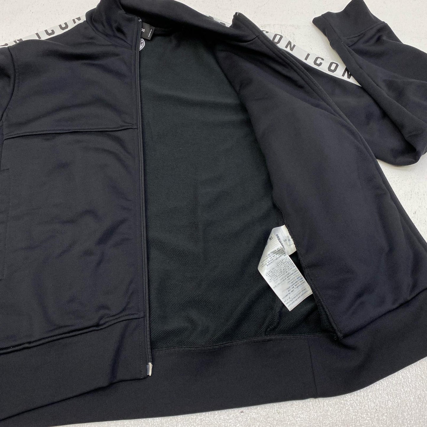 DSQUARED2 | ディースクエアード ICON REGULAR FIT ZIP UP TT ジャージ S79HG0013 S25497 ブラック サイズ：S【加古川店】