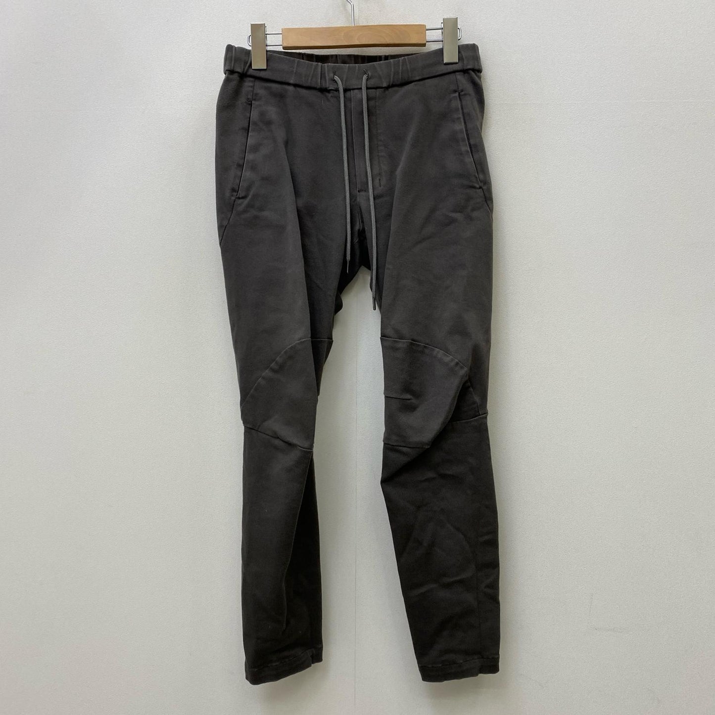 ATTACHMENT | アタッチメント STRETCH TWILL BIKER EASY PANTS パンツ AP12-235 ブラック サイズ：2【加古川店】