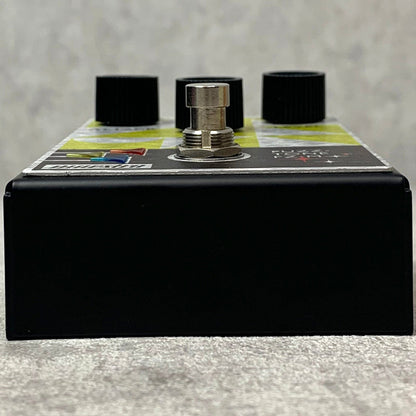 Maestro | マエストロ Fuzz Tone FZ-M 楽器 その他エフェクター 【送料無料】Maestroがついに復活、レトロな筐体から繰り出される荒々しくブーミーなファズ【箱・説明書付き】【加古川店】