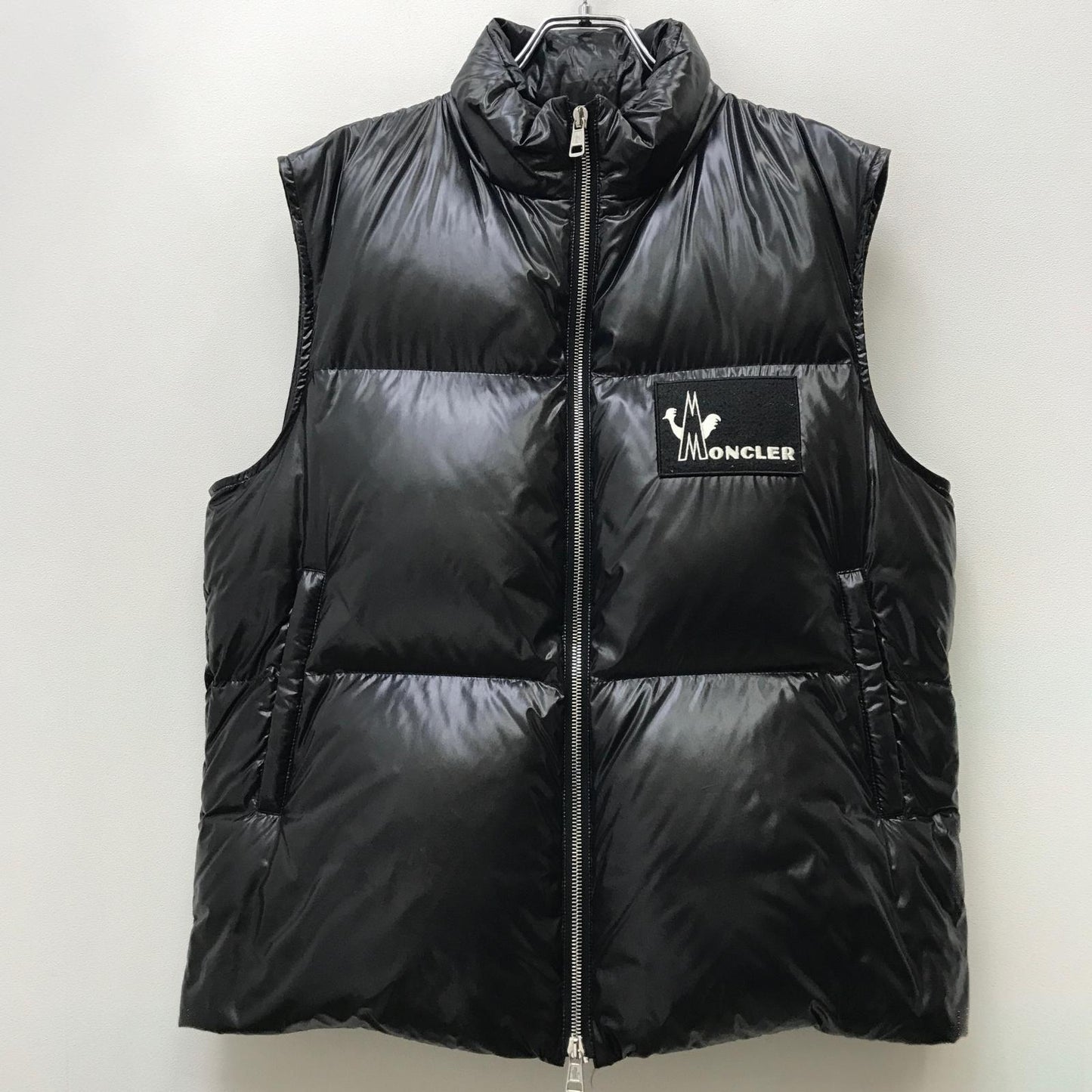 MONCLER | モンクレール BANKER ダウンベスト ダウンベスト E20914337205 68950 ブラック サイズ：1【加古川店】