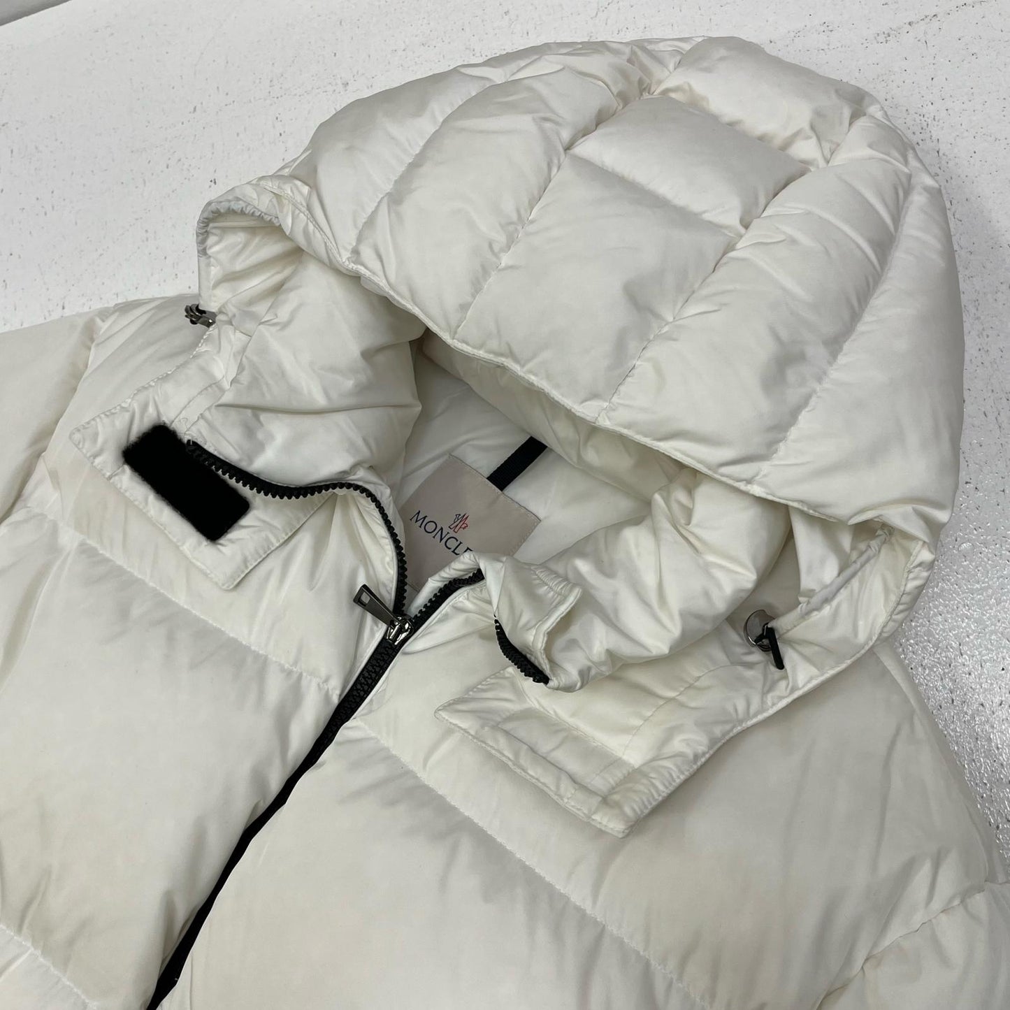 MONCLER | モンクレール DANUBELONG ダウンジャケット E20934989700 ホワイト サイズ：2【加古川店】