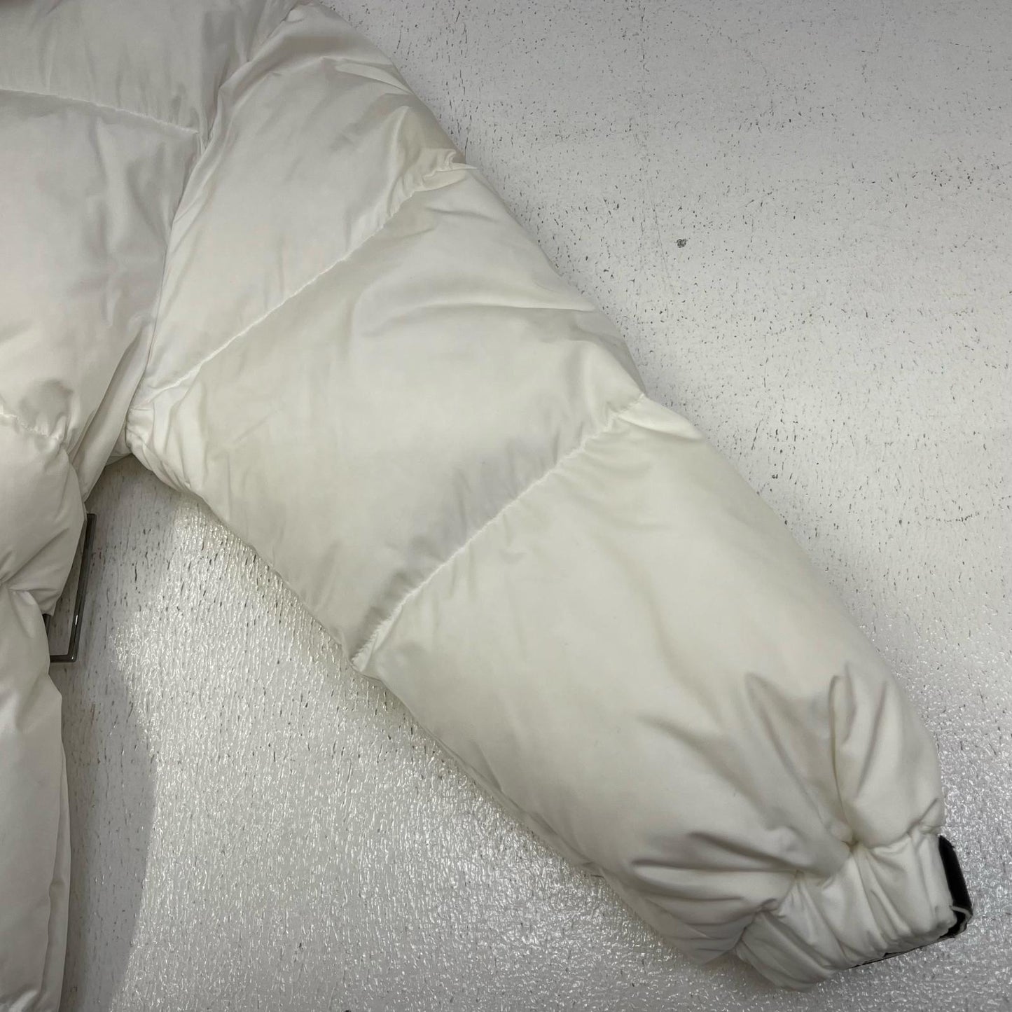 MONCLER | モンクレール DANUBELONG ダウンジャケット E20934989700 ホワイト サイズ：2【加古川店】