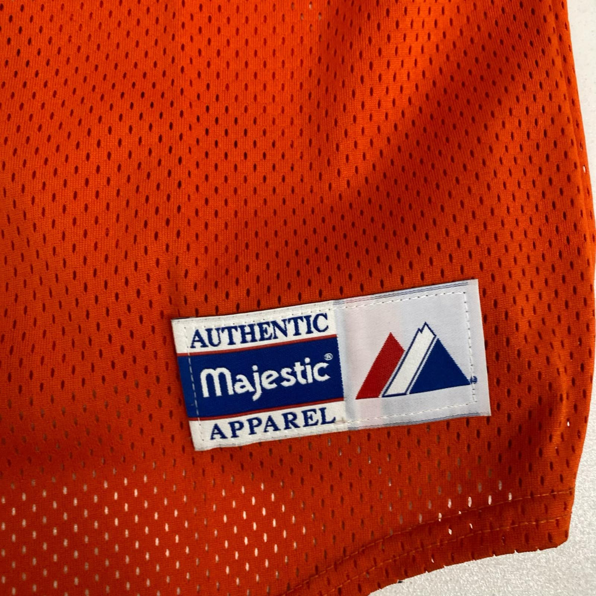 MAJESTIC | マジェスティック MAJESTIC ゲームシャツ カラー:オレンジ ｻｲｽﾞ:L 年式:90S model:NEW YORK YANKEES USA製 半袖シャツ オレンジ サイズ：L【加古川店】