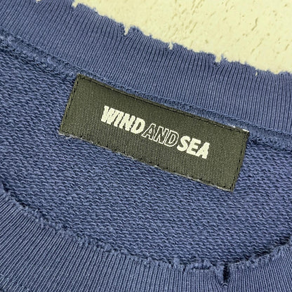WIND AND SEA | ウィンダンシーウインダンシー SPRAY LOGO CREWNECK SWEATSHIRT スウェット WDS-O-ATTD-25-Q1-CS-03 ネイビー サイズ：S【加古川店】