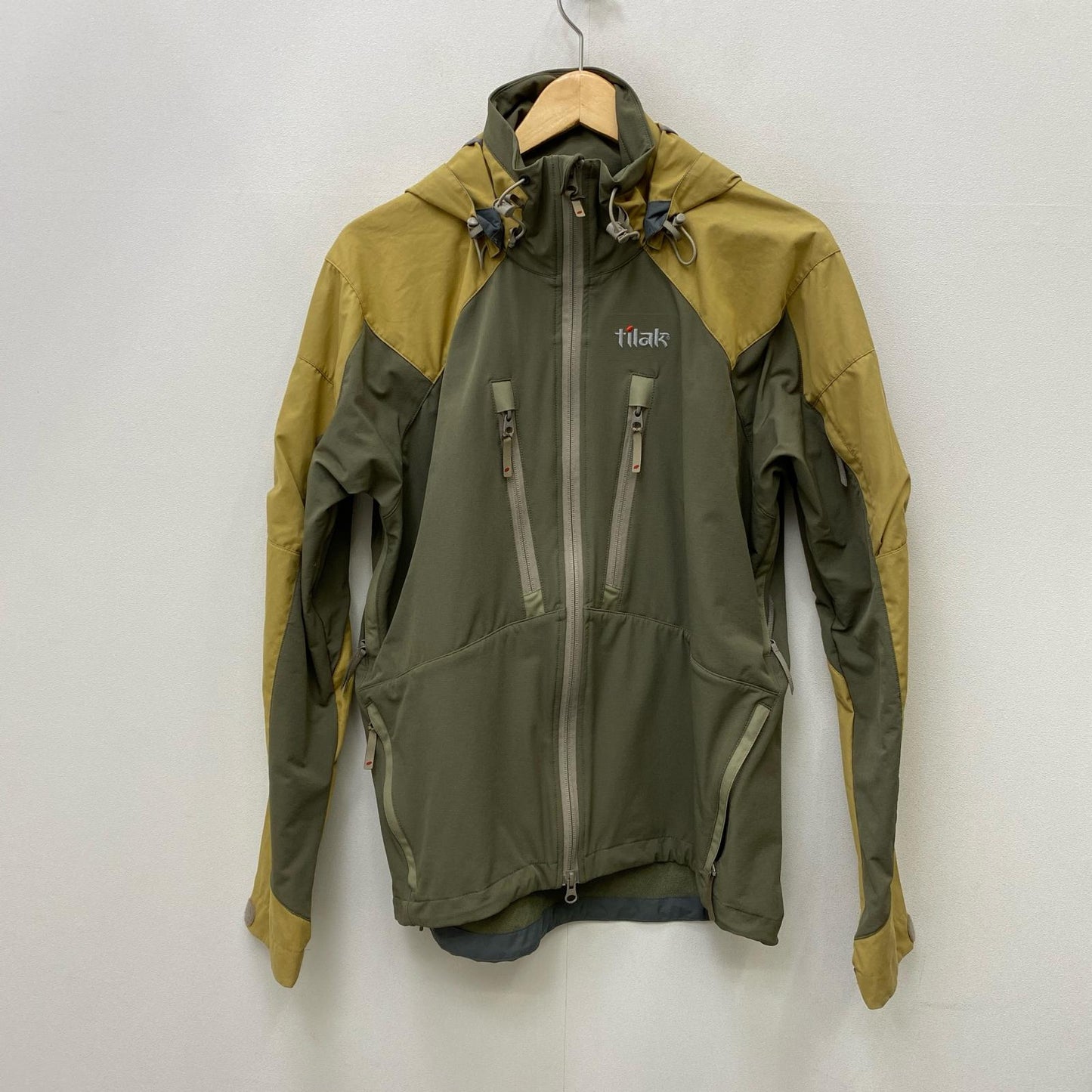 tilak | ティラック LATOK HYBRID JACKET マウンテンパーカー ベージュ【加古川店】