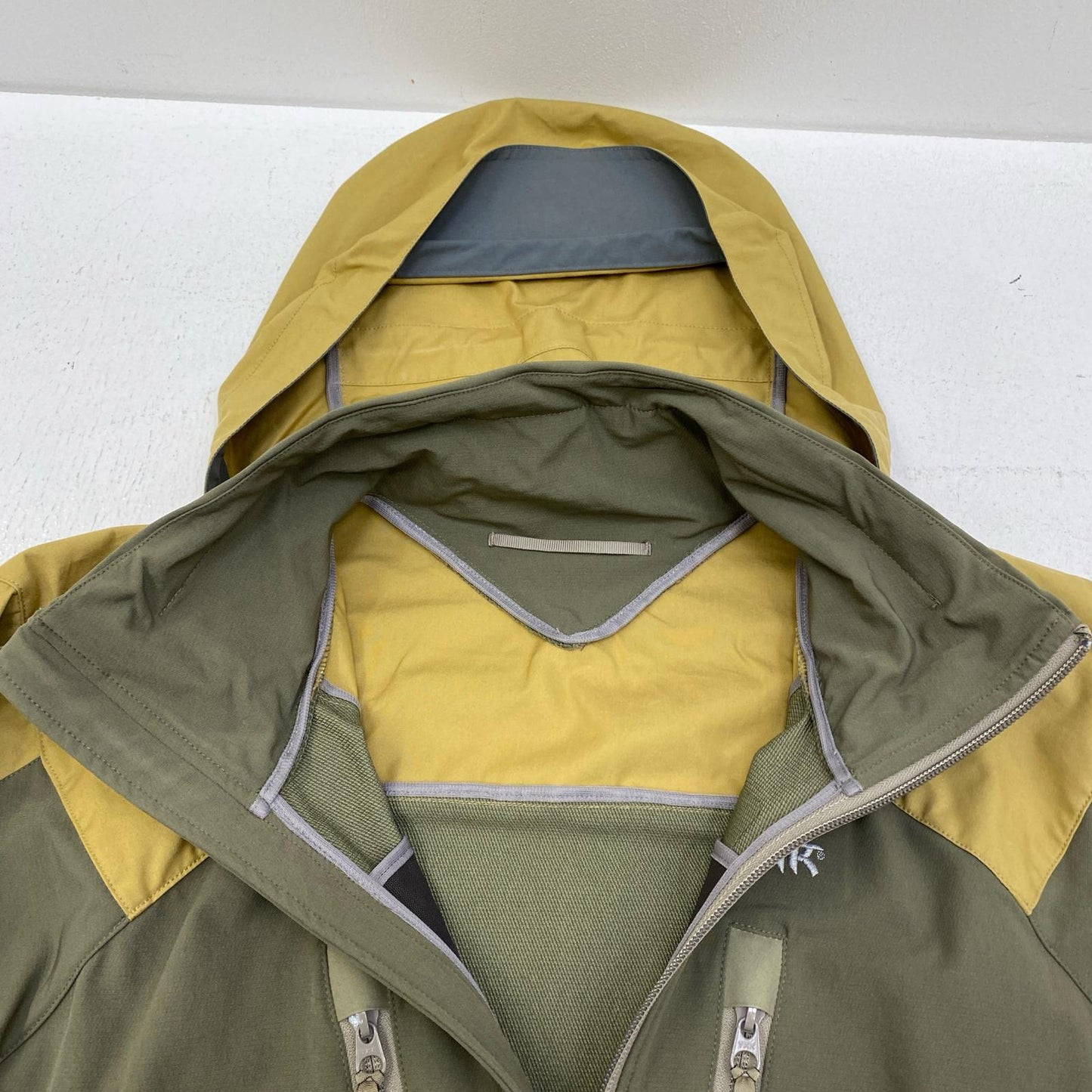 tilak | ティラック LATOK HYBRID JACKET マウンテンパーカー ベージュ【加古川店】