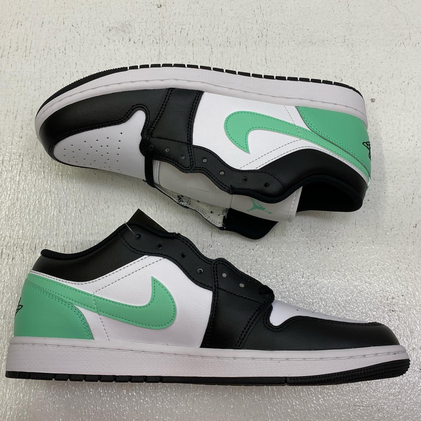 NIKE | ナイキ Air Jordan 1 Low 'Green Glow' スニーカー 553558-131 マルチカラー【加古川店】