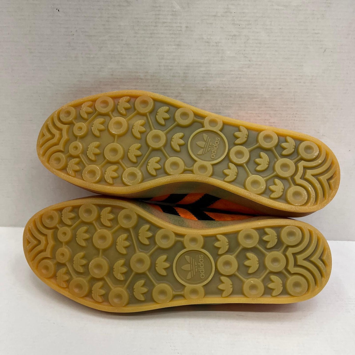 adidas | アディダス GAZELLE INDOOR スニーカー G63196 オレンジ【加古川店】