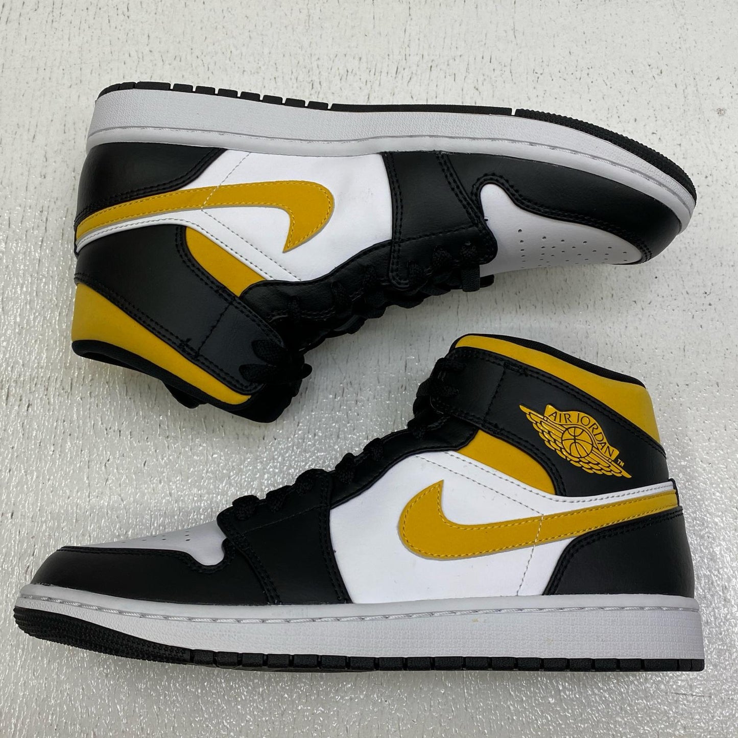 NIKE | ナイキ Air Jordan 1 Mid スニーカー 554724-177 イエロー【加古川店】