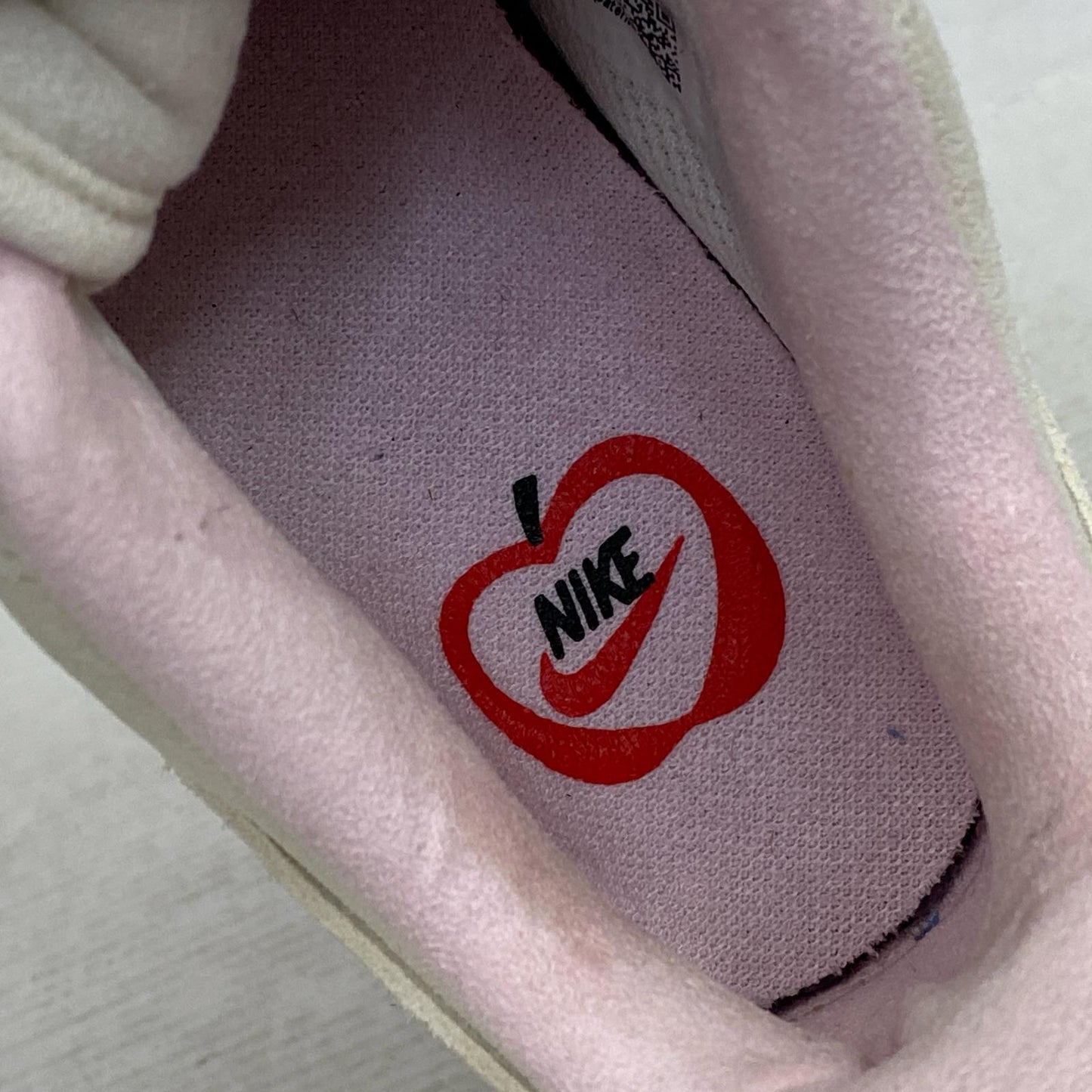 NIKE | ナイキ Women's Air Force 1 ’07 LX スニーカー HV5992-111 アイボリー【加古川店】