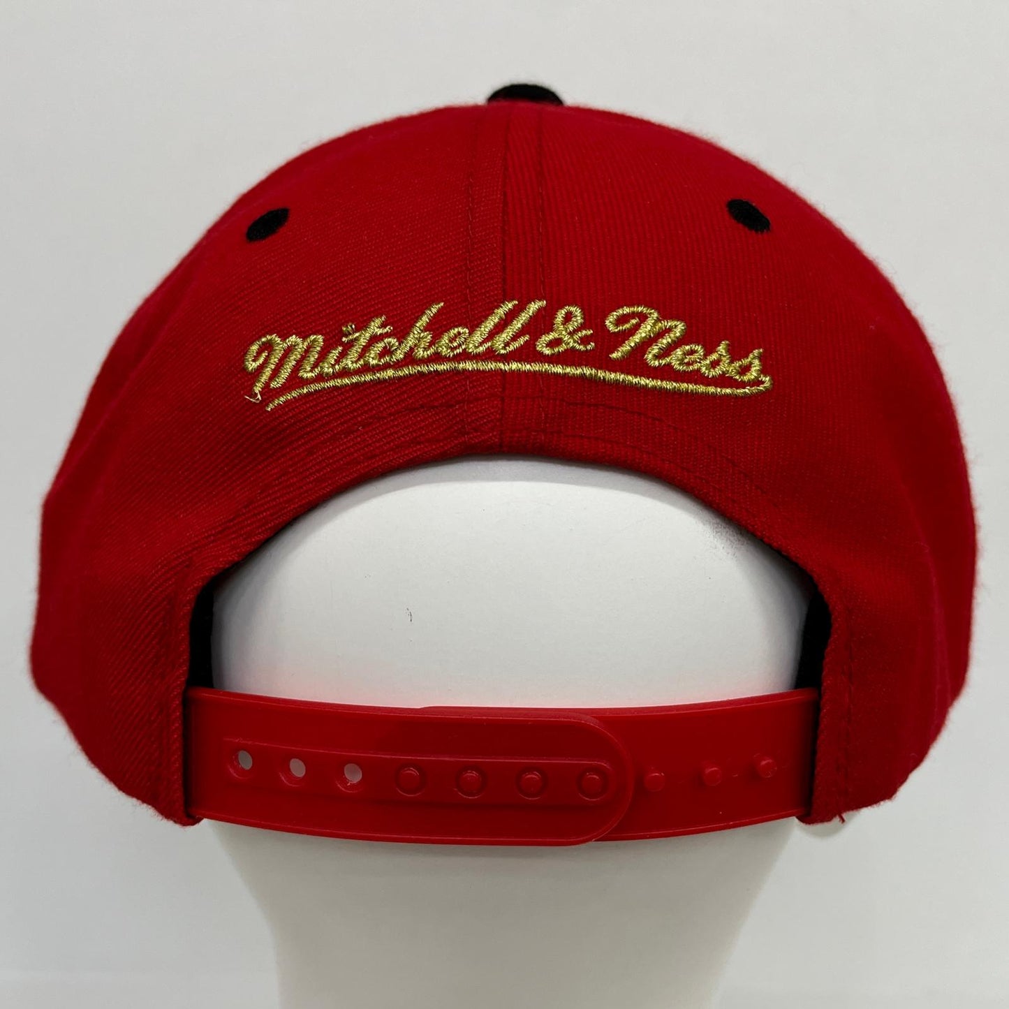 MITCHELL&NESS | ミッシェルアンドネスミッチェルアンドネス CHICAGO BULLS キャップ レッド【加古川店】