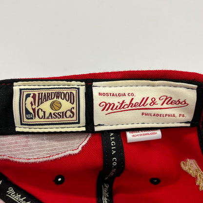 MITCHELL&NESS | ミッシェルアンドネスミッチェルアンドネス CHICAGO BULLS キャップ レッド【加古川店】