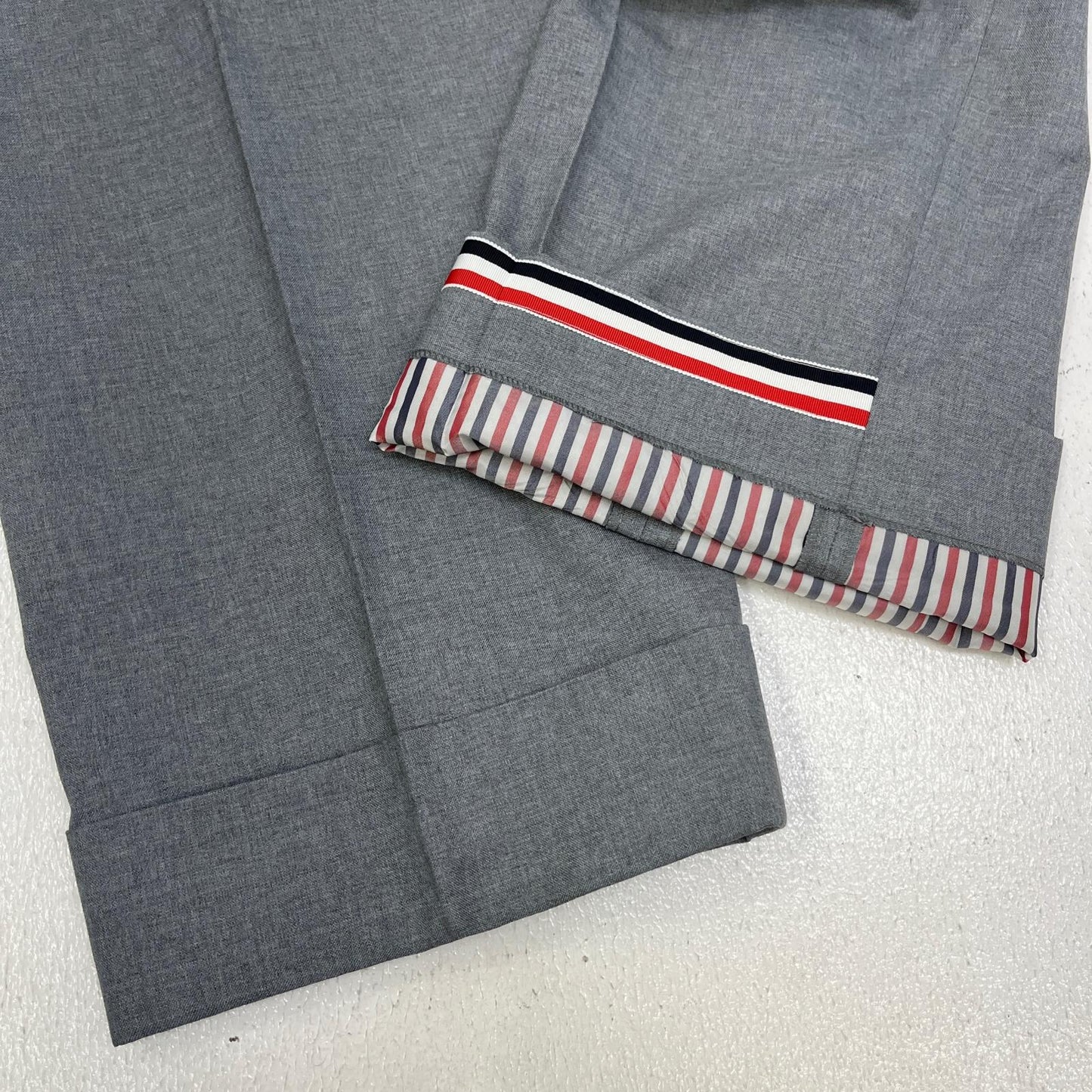 THOM BROWNE. | トムブラウン パンツ 76NZB2 グレー サイズ：42【加古川店】
