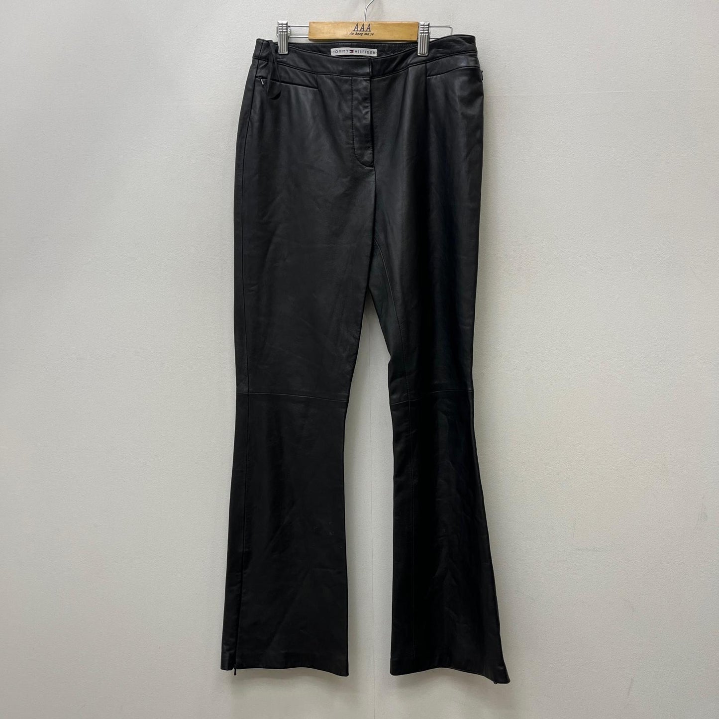 TOMMY HILFIGER | トミーヒルフィガー BOOTS CUT LEATHER PANTS パンツ M50904704 ブラック【加古川店】