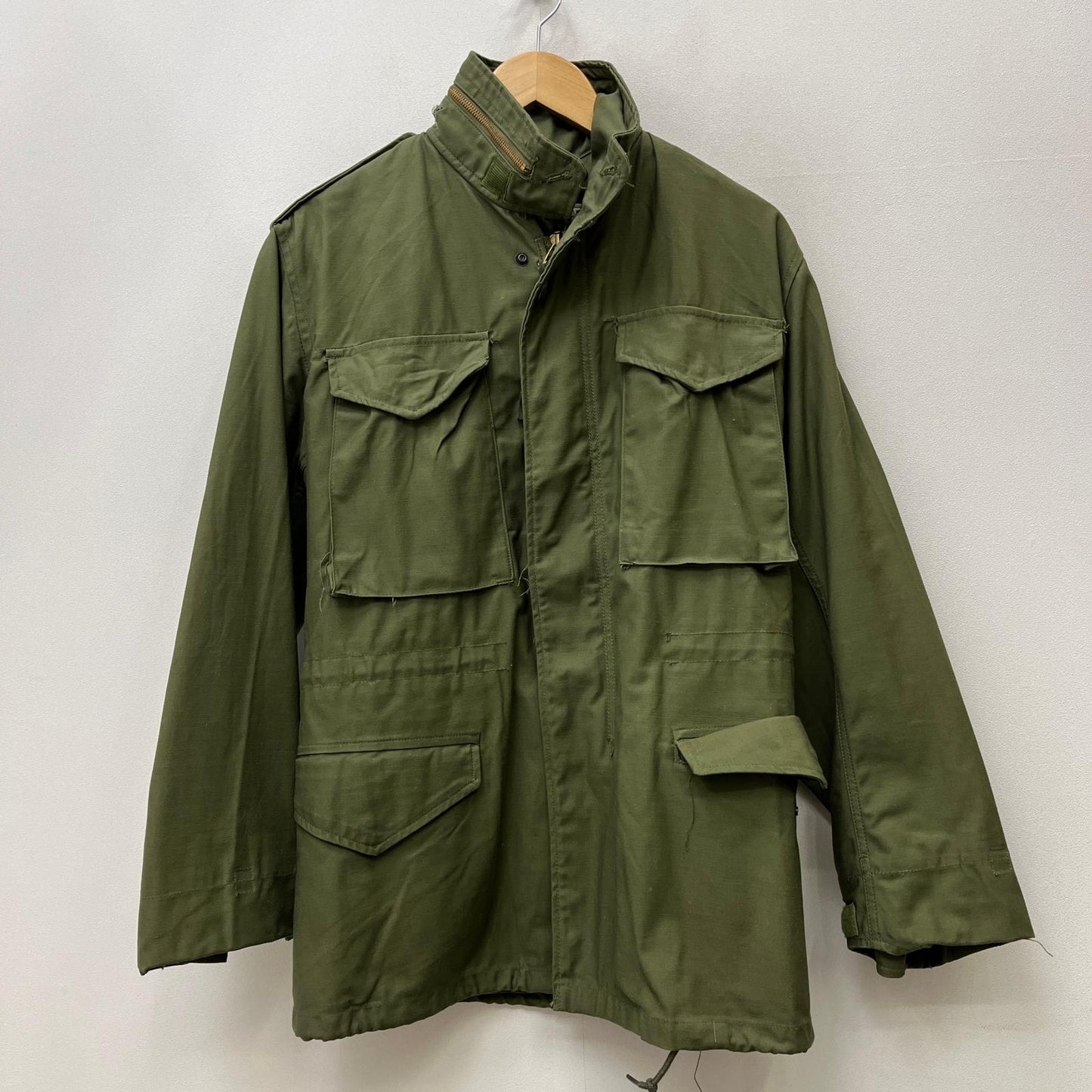 MILITARY衣料 | ミリタリーイリョウ U.S ARMY M-65 Field Jacket 3rd type ミリタリージャケット DSA100-76-C-1083 カーキ サイズ：XS【加古川店】