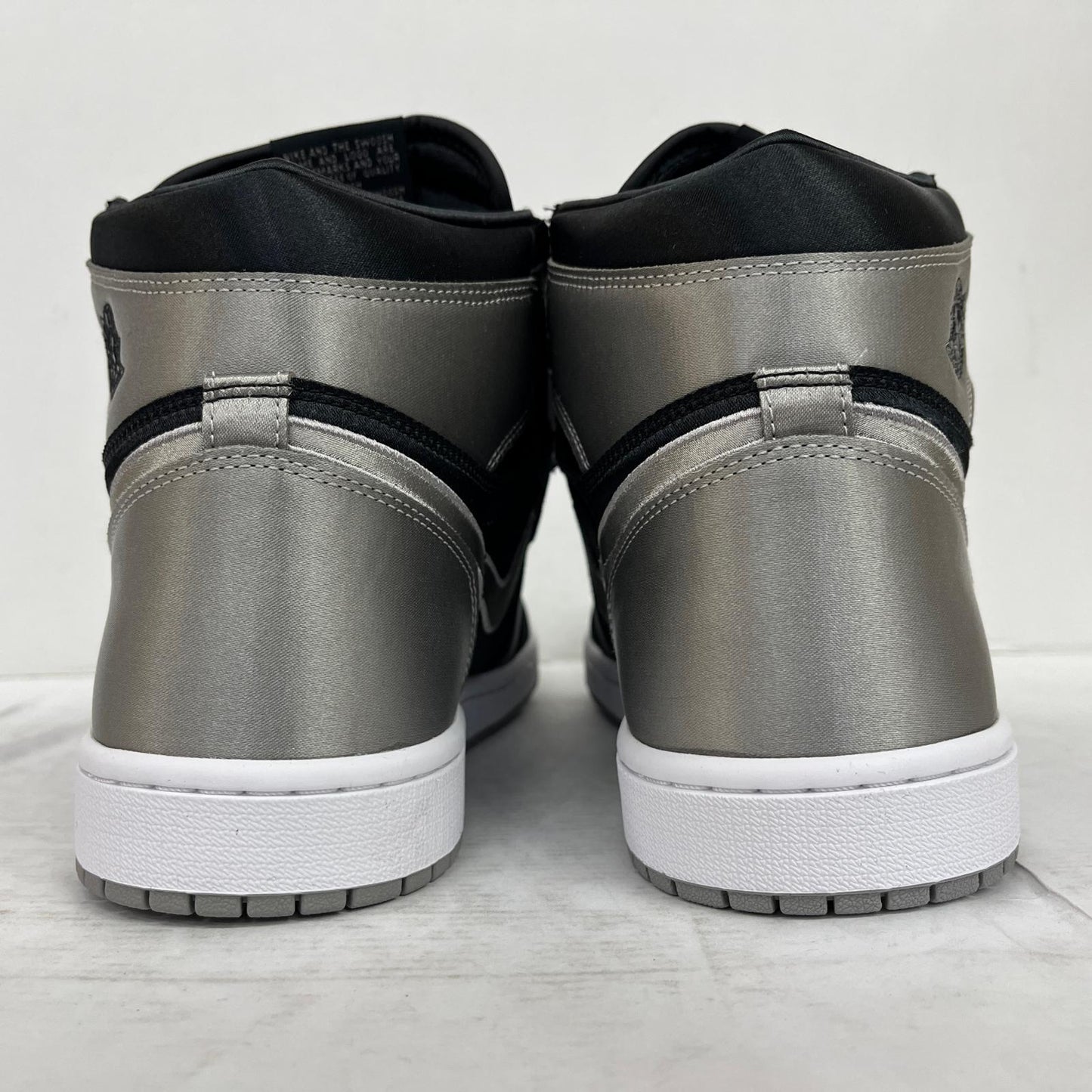 NIKE | ナイキ WMNS Air Jordan 1 Retro High OG スニーカー fd4810-010 グレー【加古川店】