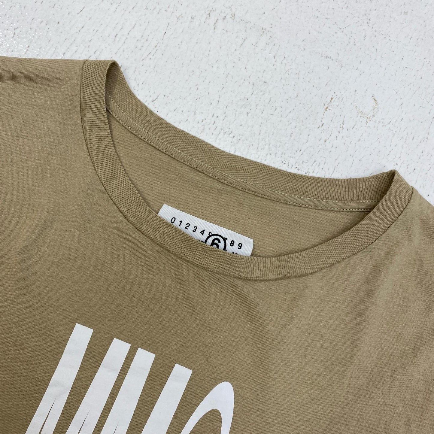 MM6(Maison Margiela) | エムエムシックスメゾンマルジェラ 半袖Ｔシャツ M60807 ベージュ【加古川店】