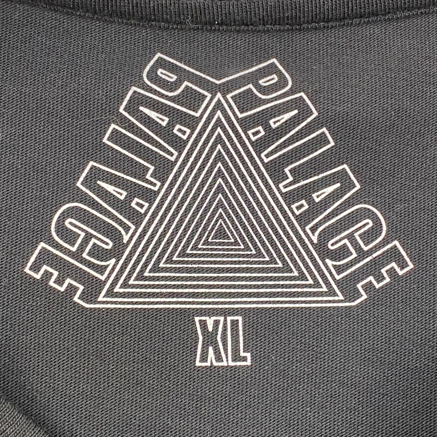 PALACE SKATEBOARDS | パレススケートボード HIM Tri Gram 半袖Ｔシャツ ブラック サイズ：XL【加古川店】