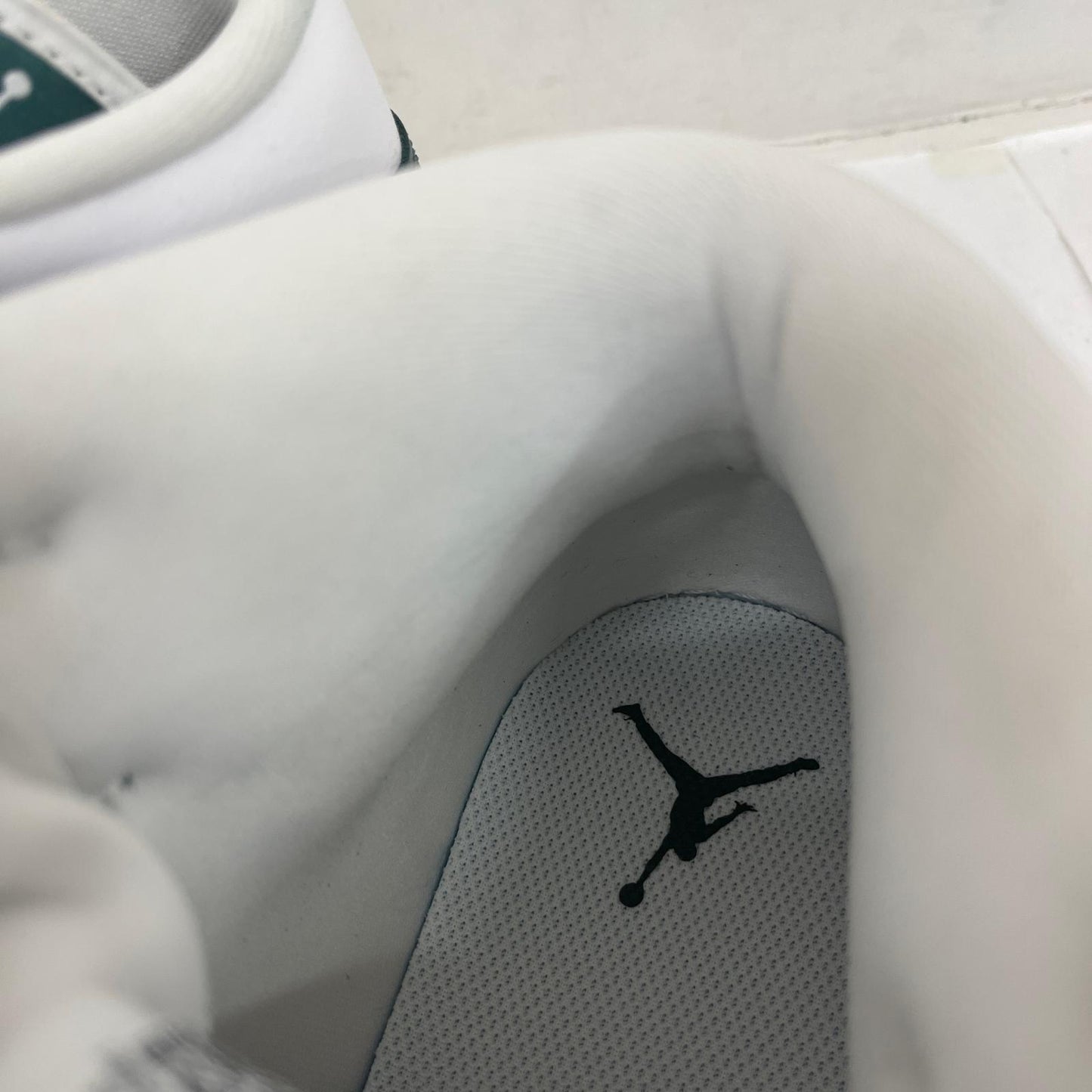 NIKE | ナイキ Women's Air Jordan 1 Mid スニーカー BQ6472-133 カーキグリーン 28cm【加古川店】
