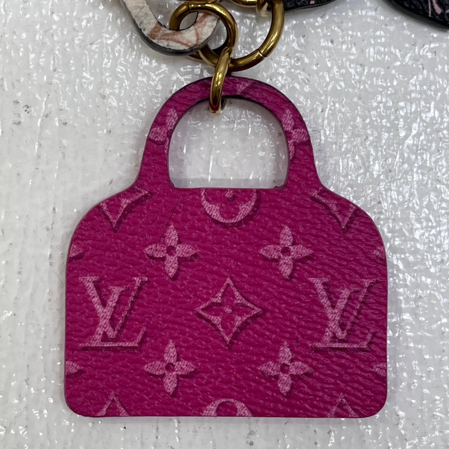 LOUIS VUITTON | ルイ・ヴィトン LV トレジャードチャーム キーホルダー M01207【加古川店】