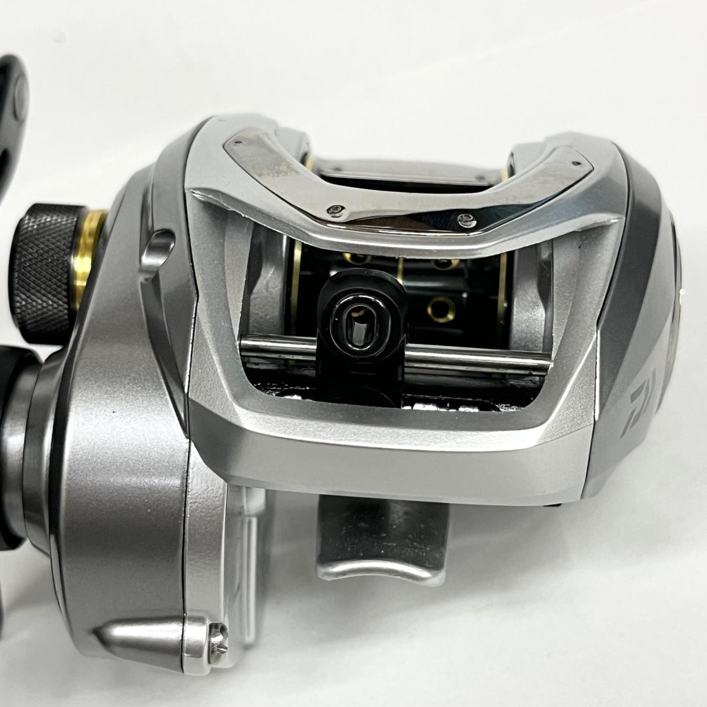 【フィッシング/釣り/釣具/リール】 【ベイトリール/右ハンドル】Daiwa | ダイワ 24バスX 100H【加古川店】
