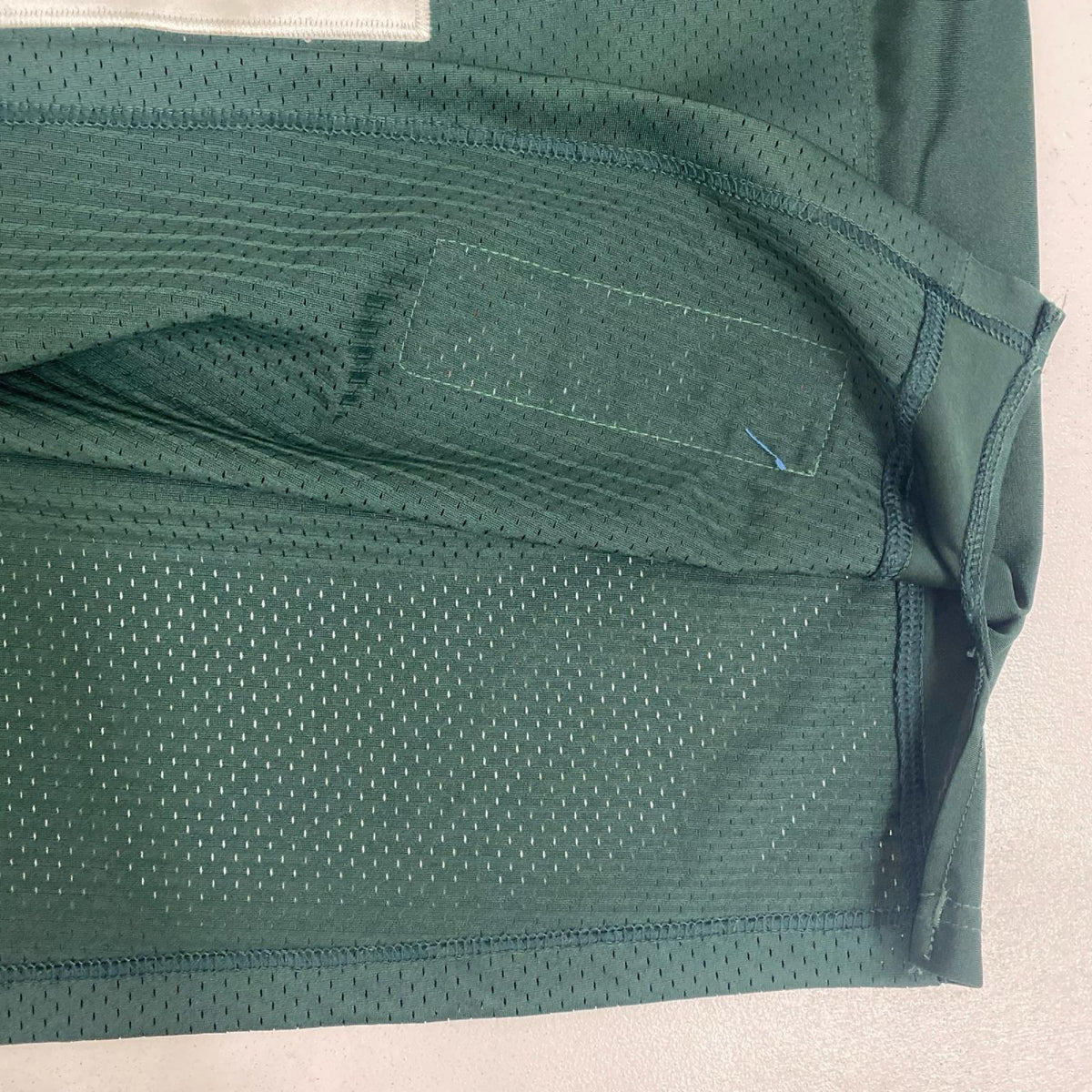 Reebok ｸﾞﾘｰﾝﾍﾞｲﾊﾟｯｶｰｽﾞﾕﾆﾌｫｰﾑ No.52 サイズ:50(XL) クレイ・マシューズ アメフト フットボール【加古川店】