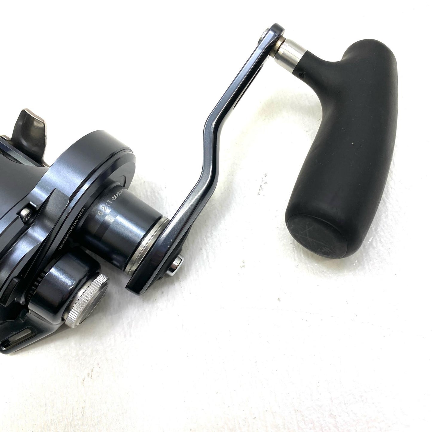 【フィッシング/釣り/釣具/リール】 【ベイトリール/右ハンドル】SHIMANO | シマノ 24オシアジガーLD 2500HG 【加古川店】