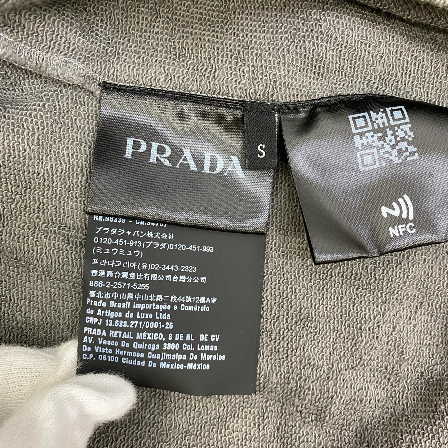 PRADA | プラダ ﾄﾗｲｱﾝｸﾞﾙﾛｺﾞﾌﾟﾚｰﾄ スウェット UJL21A R212 カーキ サイズ：S【加古川店】