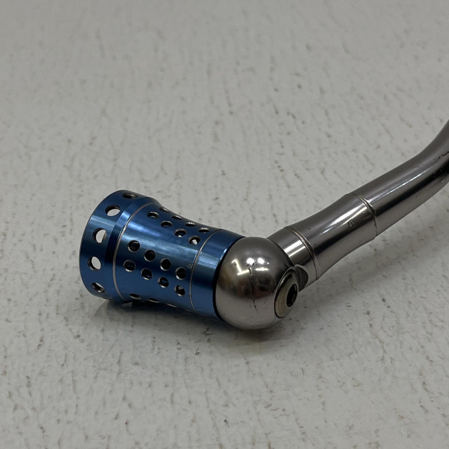 【フィッシング/釣り/釣具/リール】STUDIO OCEAN MARK | スタジオオーシャンマーク AL NC83 10ソルティガ ハンドル【加古川店】