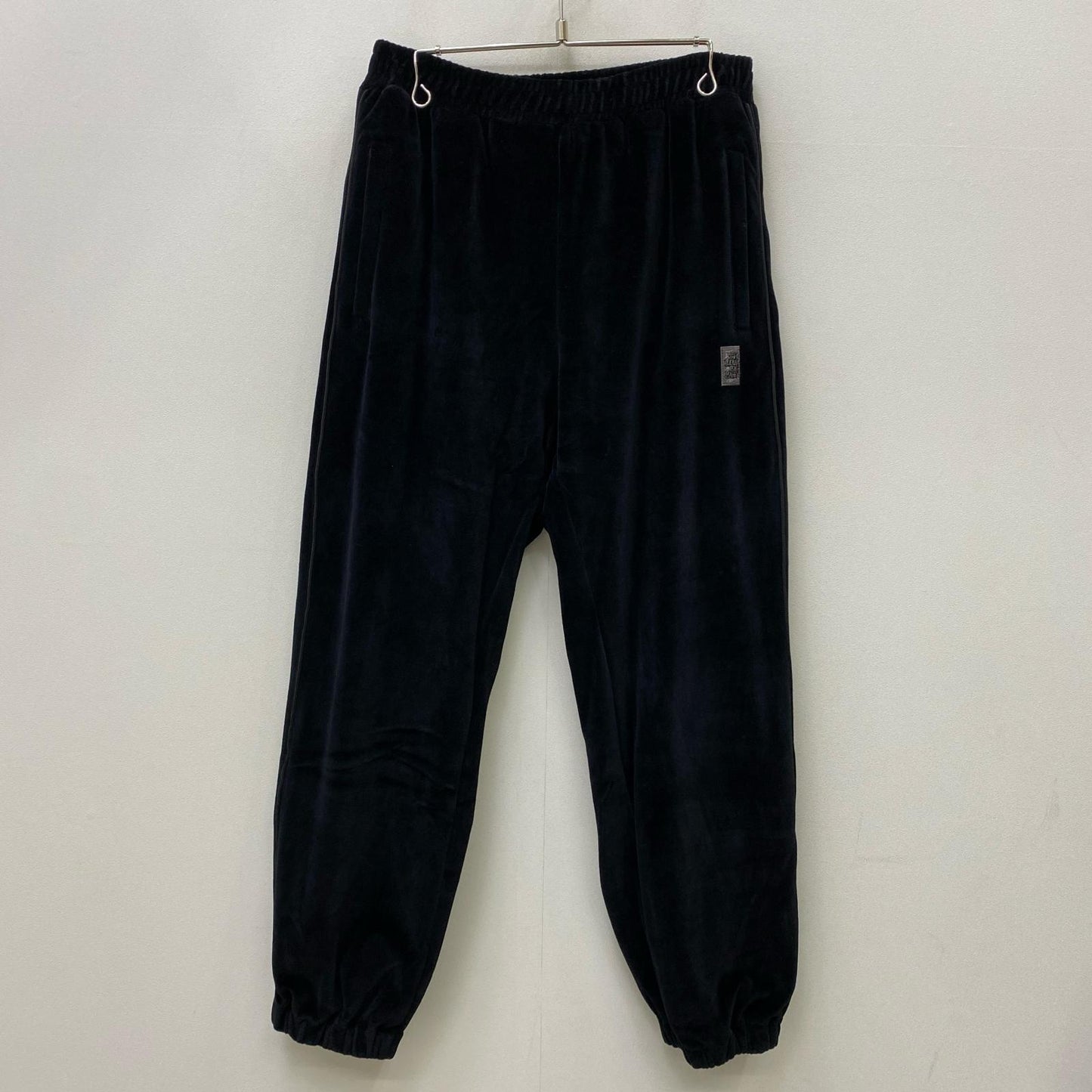 BlackEyePatch | ブラックアイパッチ HWC VELOUR TRACK PANTS パンツ BEPFW25PA17 ブラック サイズ：M【加古川店】