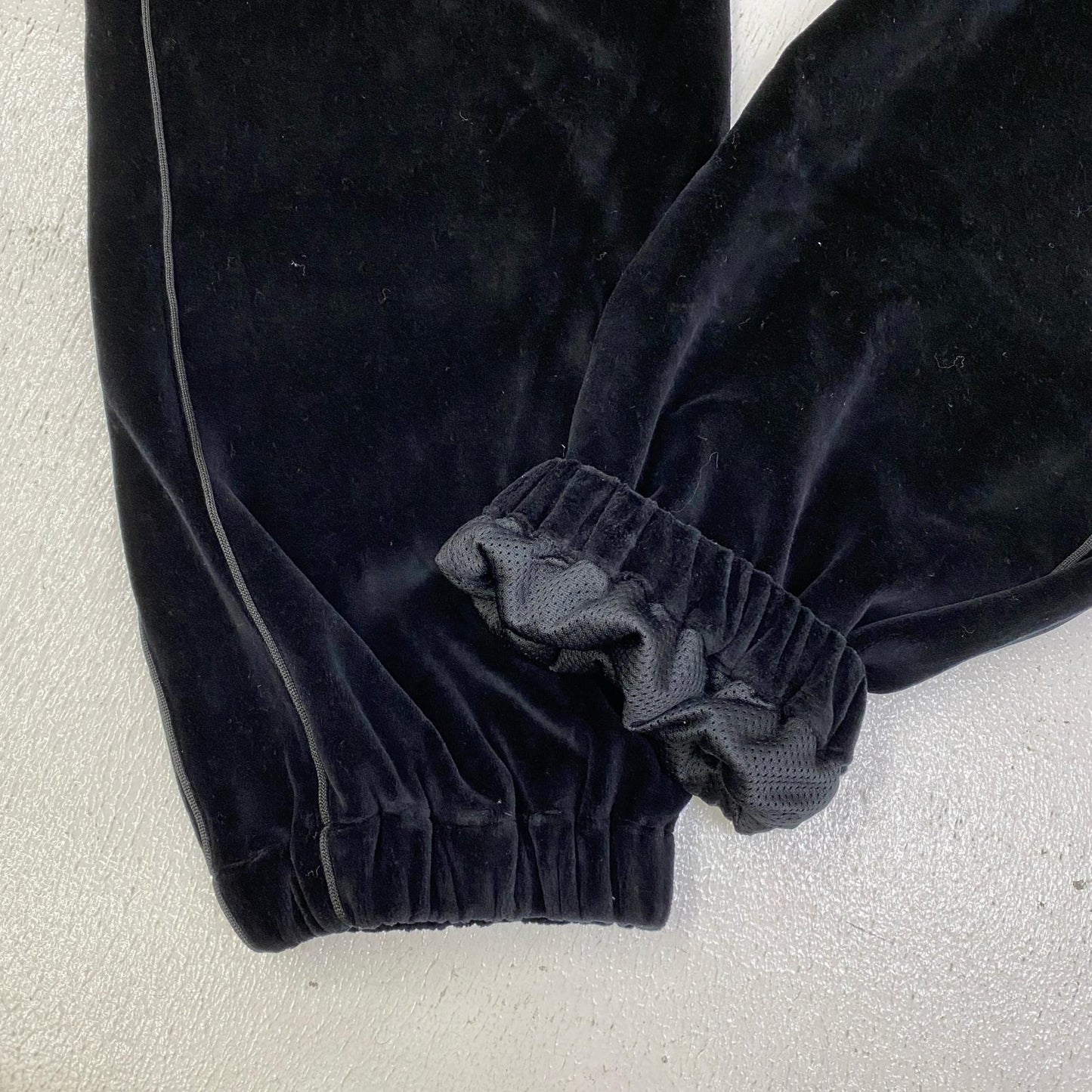 BlackEyePatch | ブラックアイパッチ HWC VELOUR TRACK PANTS パンツ BEPFW25PA17 ブラック サイズ：M【加古川店】