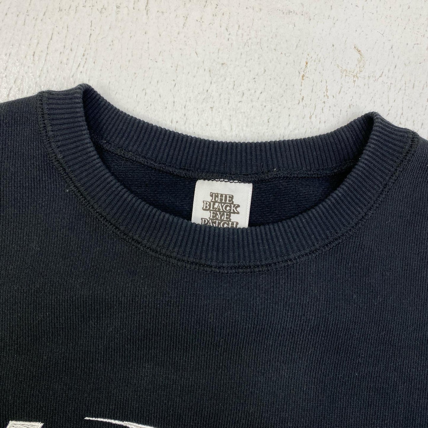 BlackEyePatch | ブラックアイパッチ DISC MEDIA LOGO CREW SWEAT スウェット BEPSS25CS21 ブラック サイズ：S【加古川店】