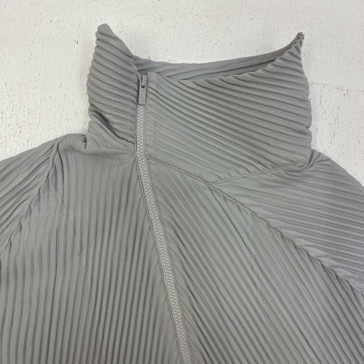 ISSEY MIYAKE | イッセイミヤケ プリーツコート その他アウター HP33JL380 グレー【加古川店】