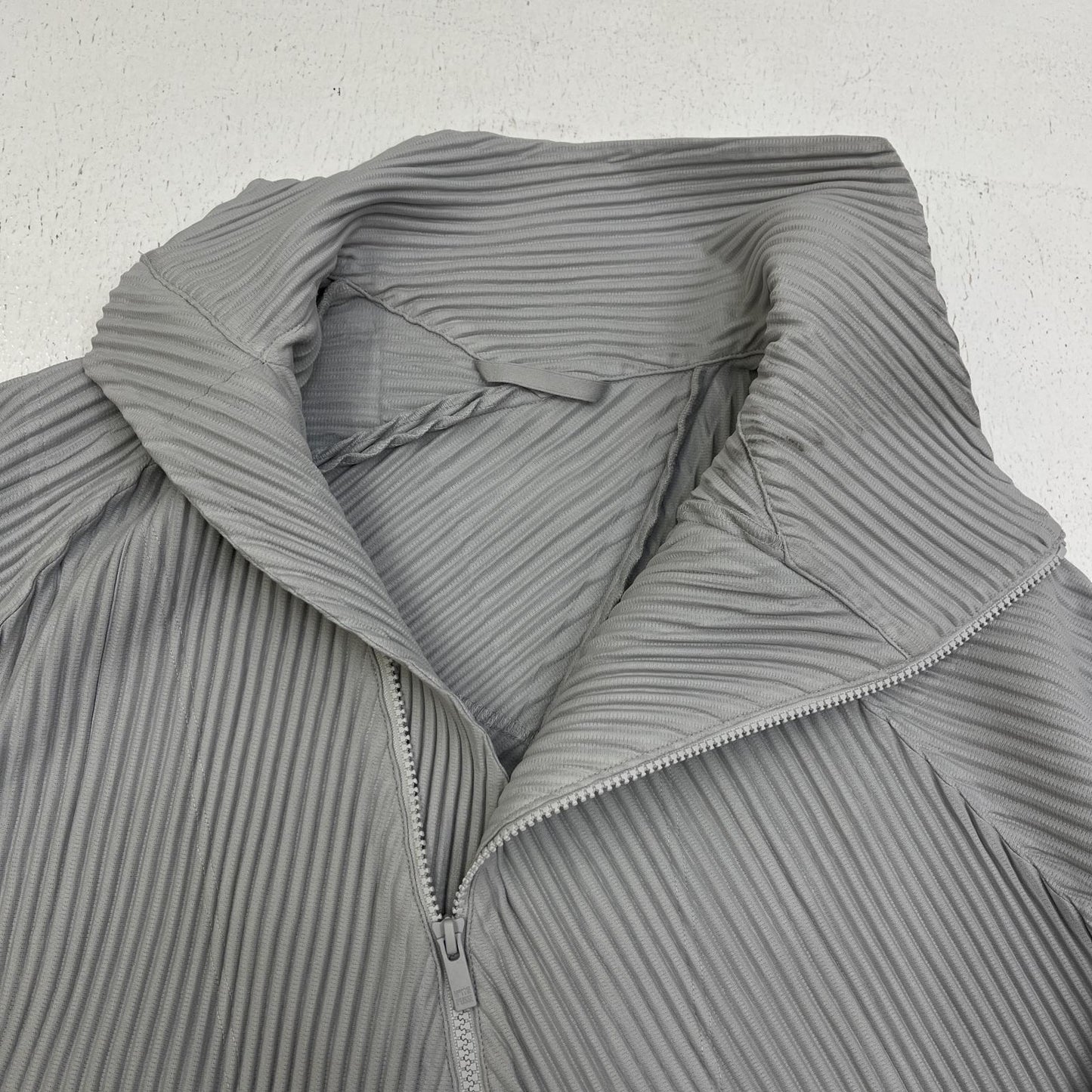ISSEY MIYAKE | イッセイミヤケ プリーツコート その他アウター HP33JL380 グレー【加古川店】