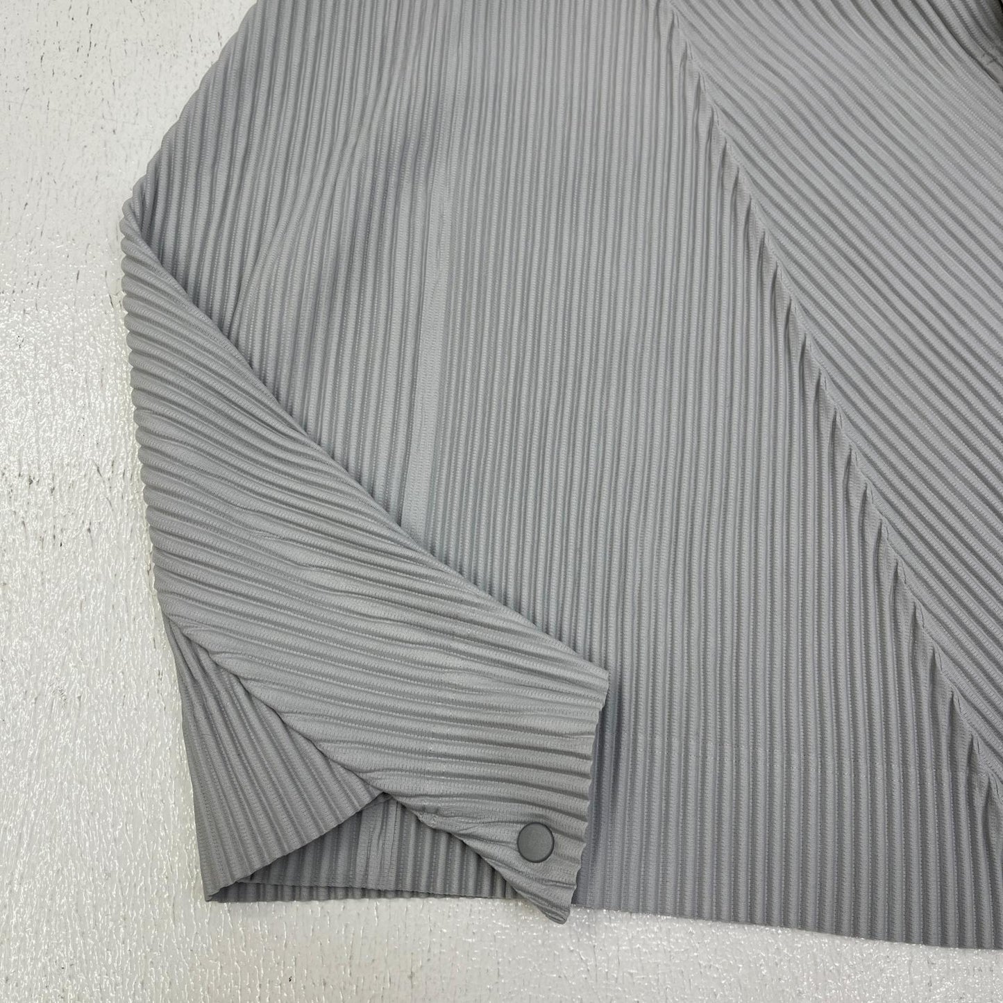 ISSEY MIYAKE | イッセイミヤケ プリーツコート その他アウター HP33JL380 グレー【加古川店】