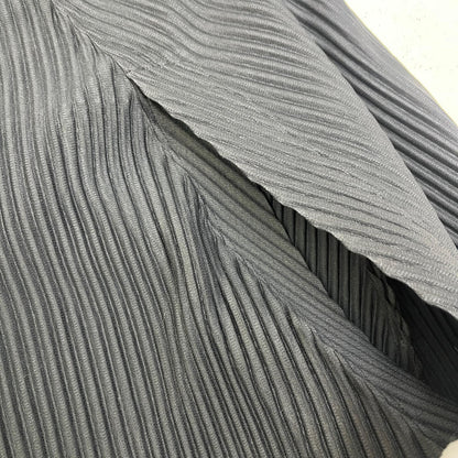 ISSEY MIYAKE | イッセイミヤケ プリーツポンチョコート その他アウター HP33JA381 ブラック【加古川店】