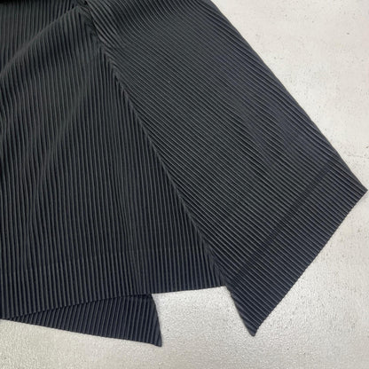 ISSEY MIYAKE | イッセイミヤケ プリーツポンチョコート その他アウター HP33JA381 ブラック【加古川店】