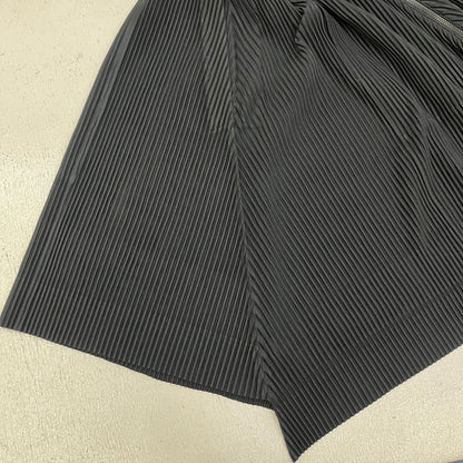 ISSEY MIYAKE | イッセイミヤケ プリーツポンチョコート その他アウター HP33JA381 ブラック【加古川店】