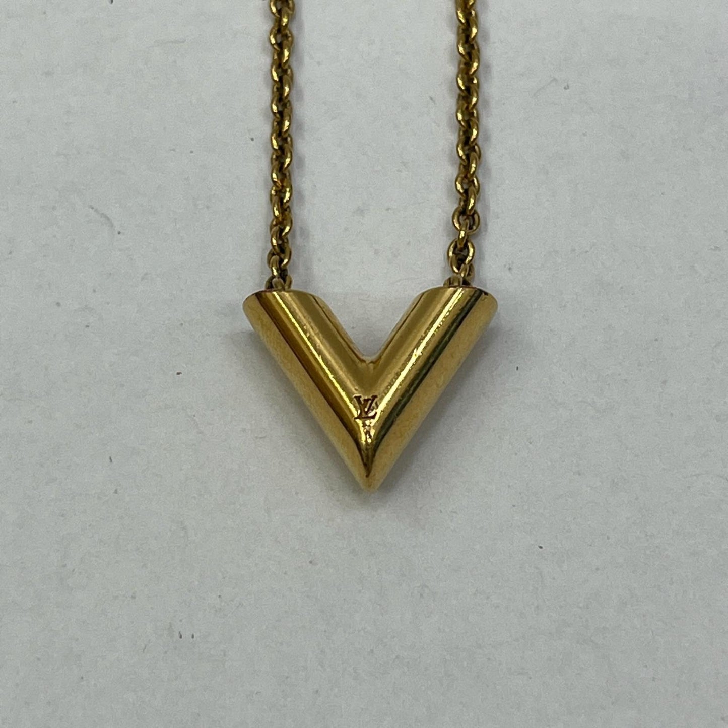 LOUIS VUITTON | ルイ・ヴィトン エセンシャルV ネックレス M61083 ゴールド【加古川店】