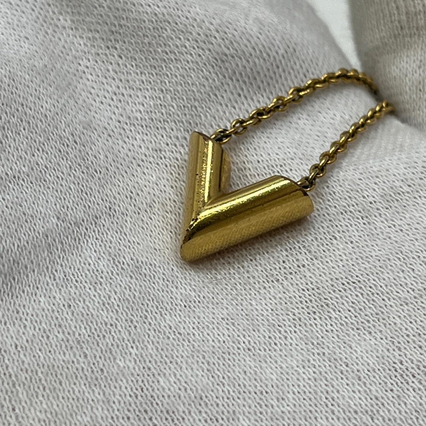 LOUIS VUITTON | ルイ・ヴィトン エセンシャルV ネックレス M61083 ゴールド【加古川店】
