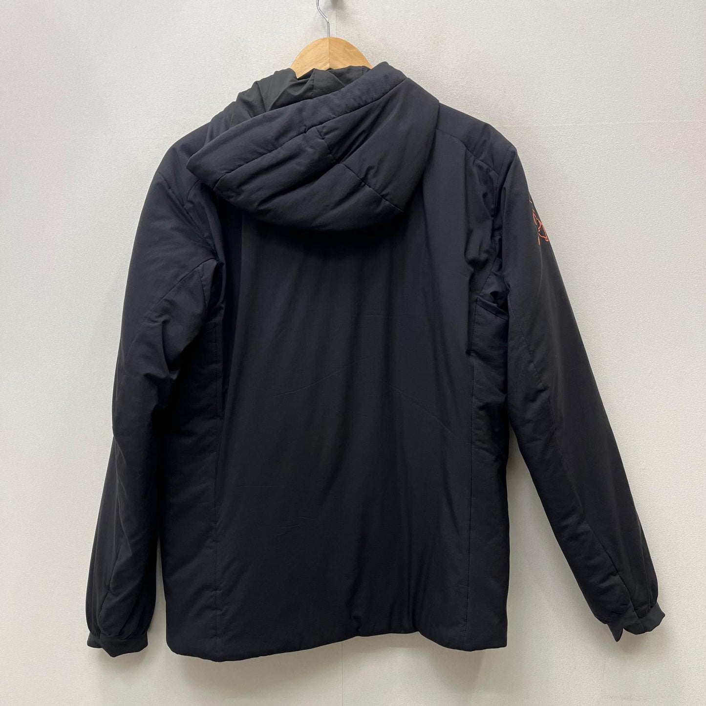 ARC'TERYX | アークテリクス BEAMS別注 ATOM AR HOODY ダウンジャケット 28176-126048 ブラック サイズ：S【加古川店】