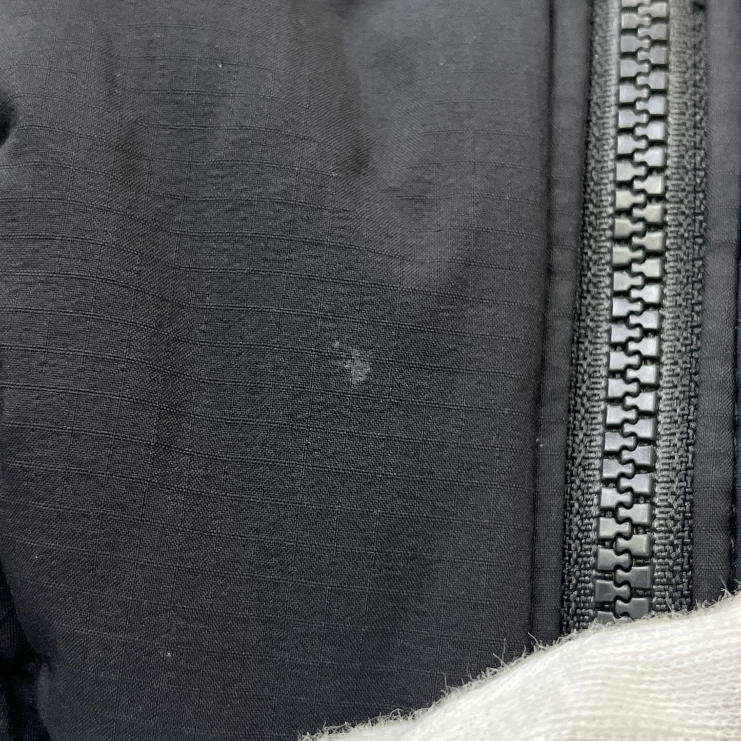 ARC'TERYX | アークテリクス BEAMS別注 ATOM AR HOODY ダウンジャケット 28176-126048 ブラック サイズ：S【加古川店】