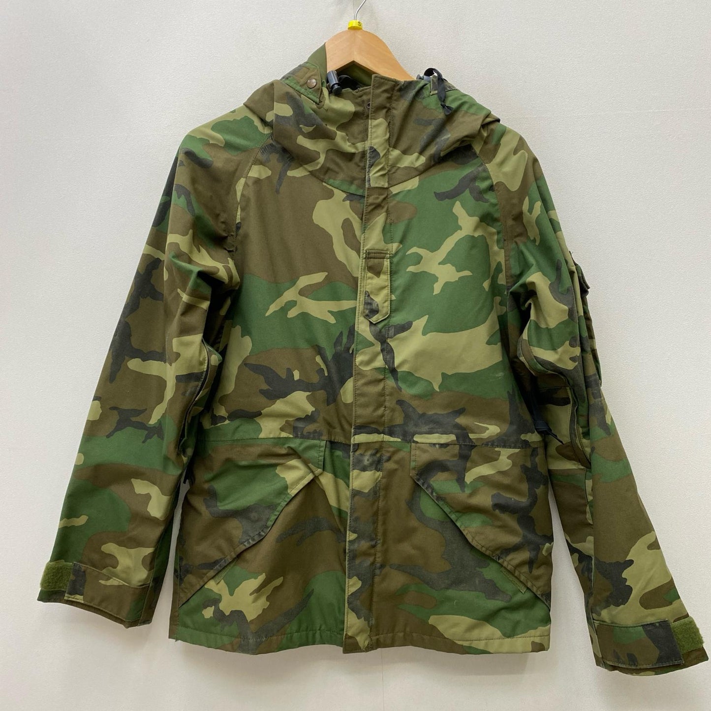 MILITARY衣料 | ミリタリーイリョウ ECWCS Gen1 GORE-TEX PARKA ミリタリージャケット 8415-01-228-1311 カモ サイズ：S【加古川店】