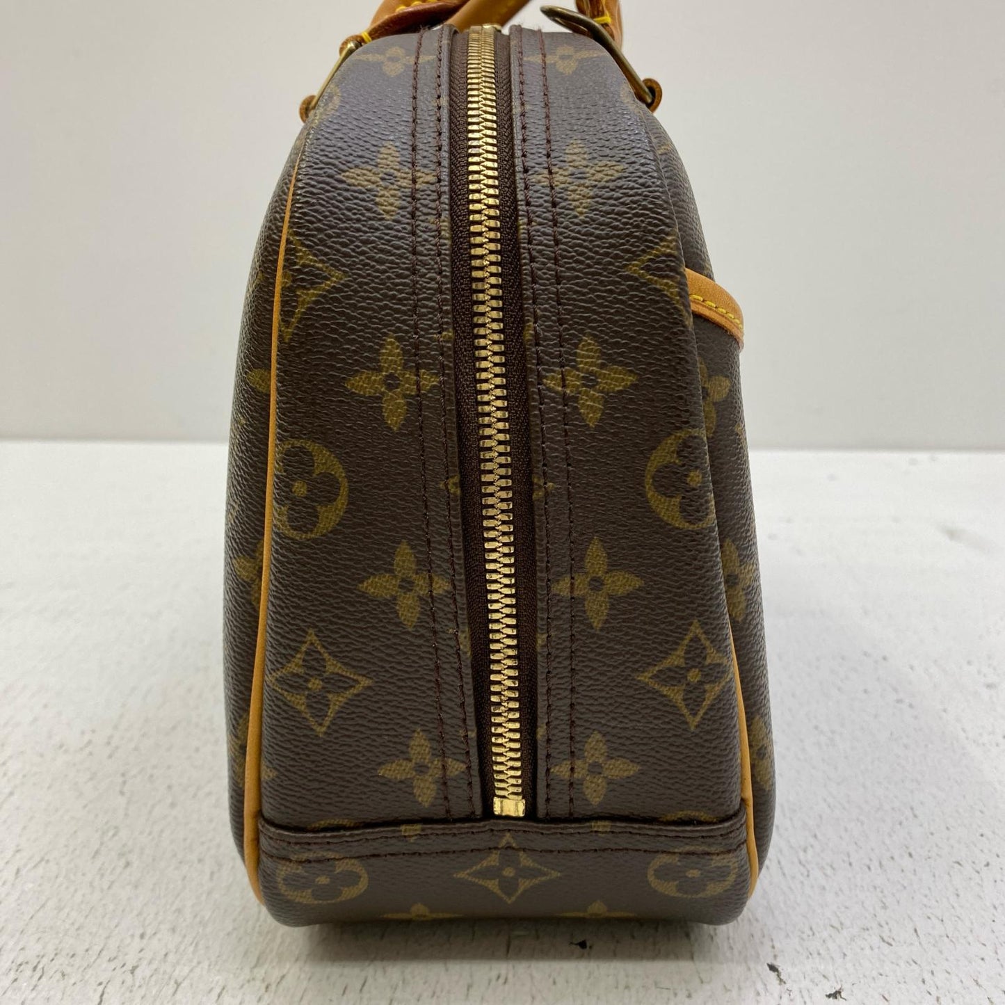 【中古】LOUIS VUITTON | ルイ・ヴィトン トゥルーヴィル ハンドバッグ M42228【加古川店】