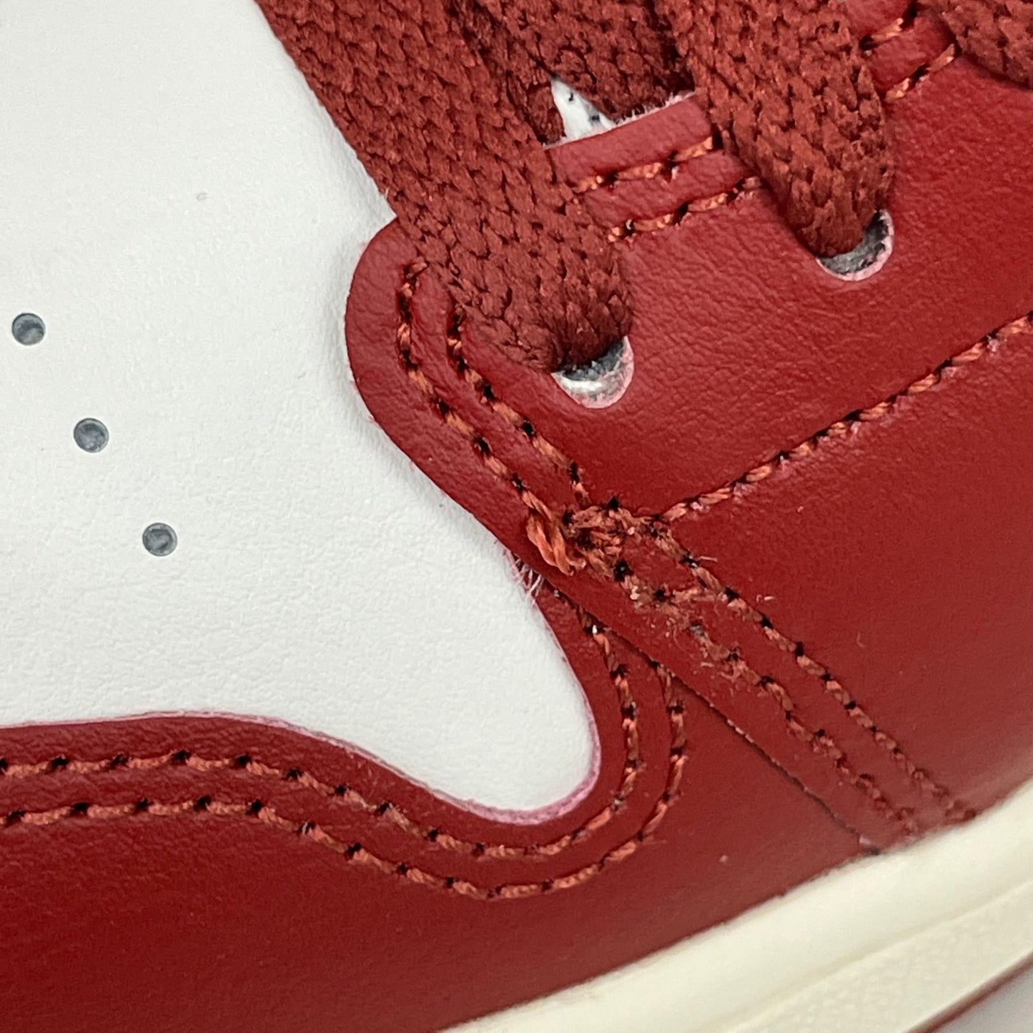 【中古】NIKE | ナイキ Air Jordan 1 Mid スニーカー DQ8426-105 レッド 27cm【加古川店】
