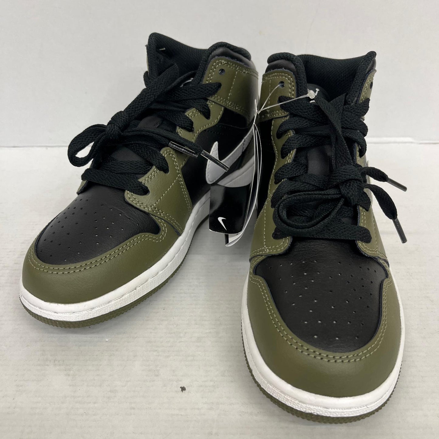 【中古】NIKE | ナイキ GS Air Jordan 1 Mid スニーカー DQ8423-092 オリーブ 22.5cm【加古川店】