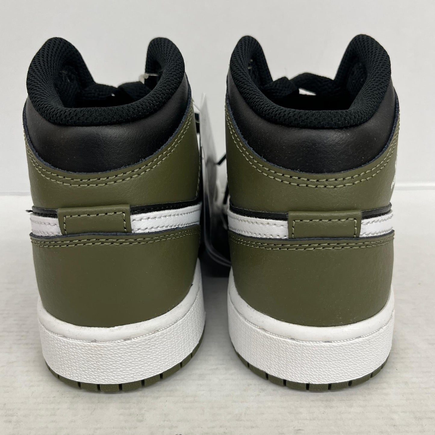 【中古】NIKE | ナイキ GS Air Jordan 1 Mid スニーカー DQ8423-092 オリーブ 22.5cm【加古川店】