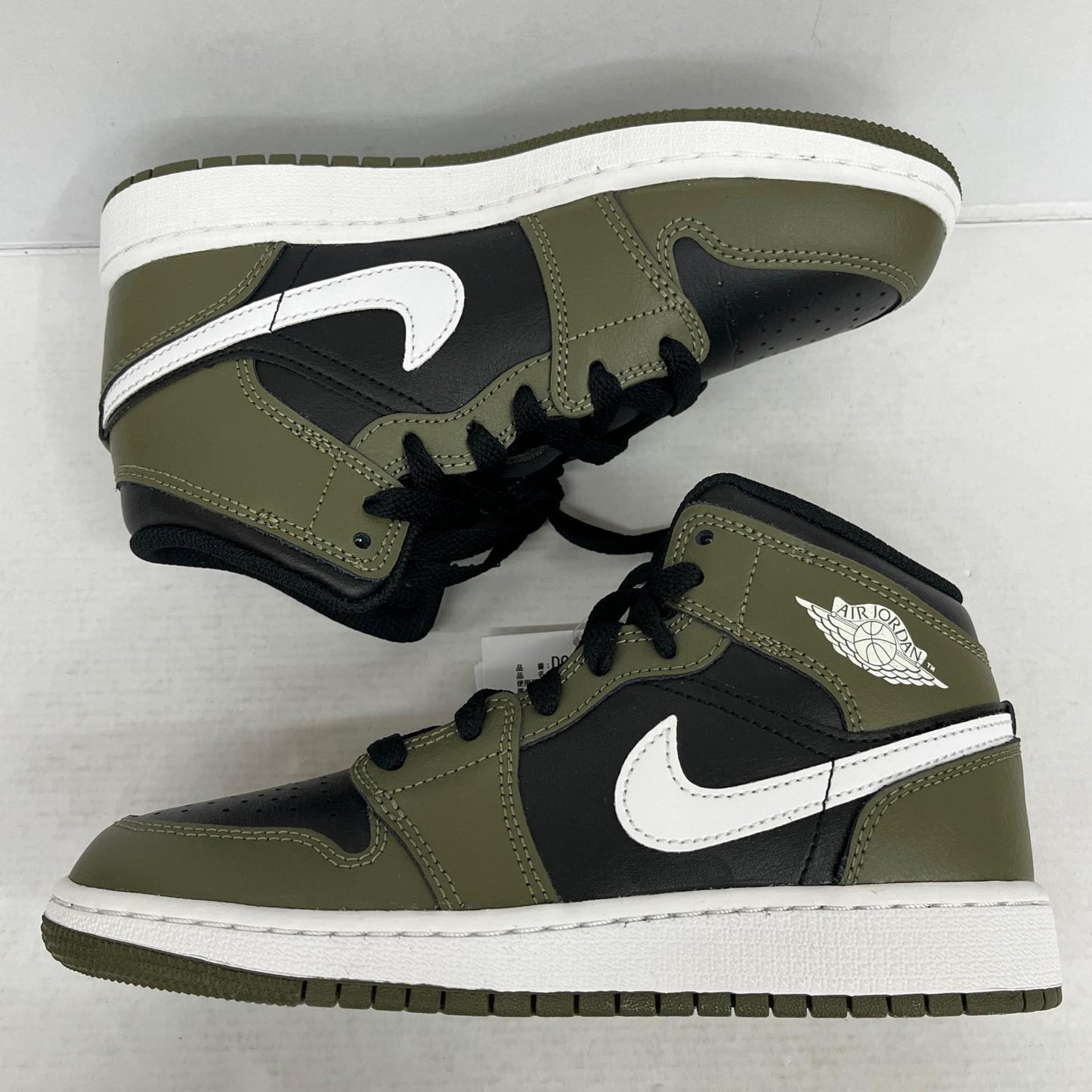 【中古】NIKE | ナイキ GS Air Jordan 1 Mid スニーカー DQ8423-092 オリーブ 22.5cm【加古川店】