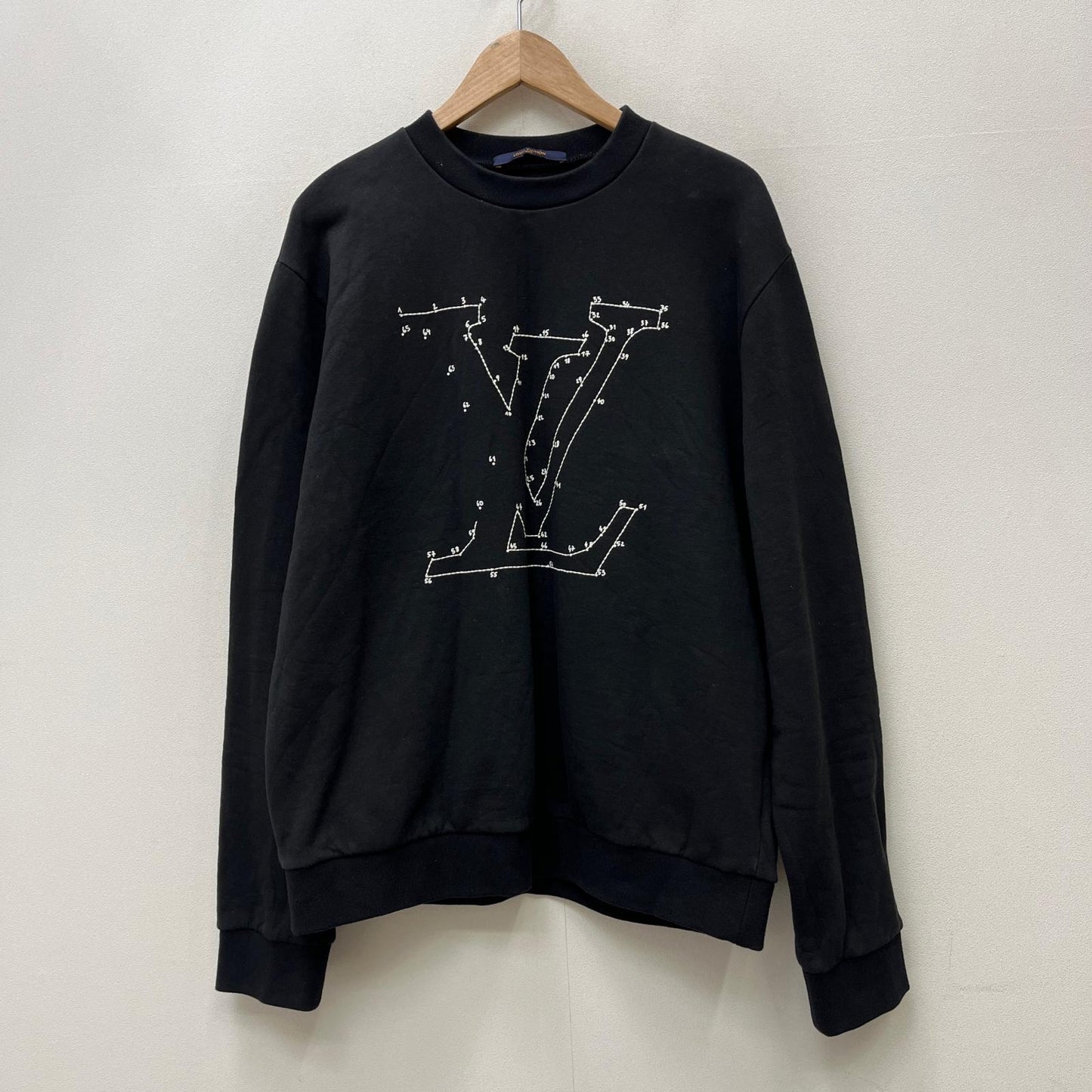 【中古】LOUIS VUITTON | ルイ・ヴィトン LVステッチエンブロイダリー　国内正規品 スウェット HJY21W ブラック サイズ：M【加古川店】