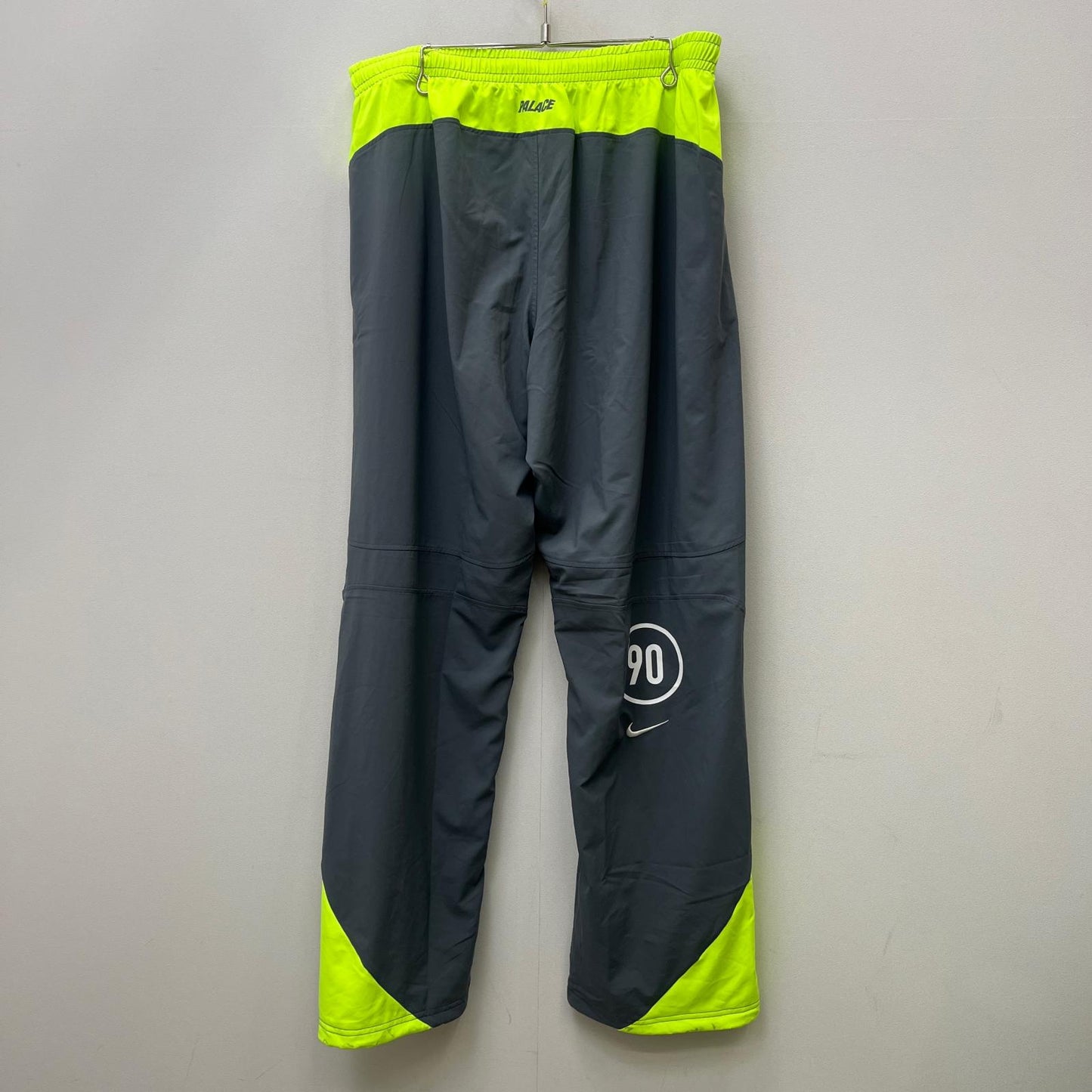 【中古】PALACE SKATEBOARDS | パレススケートボード xNIKE total p90 track bottom パンツ P29NJG002 グレー サイズ：XXL【加古川店】